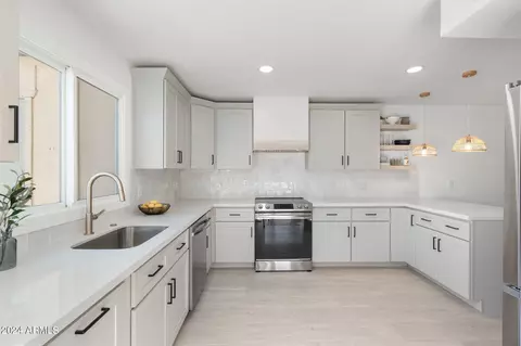 2119 Ellis Dr, Tempe, AZ 85282