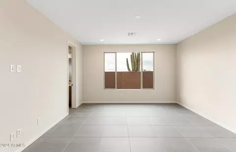 5935 E Abraham Ln, Phoenix, AZ 85054 photo 13