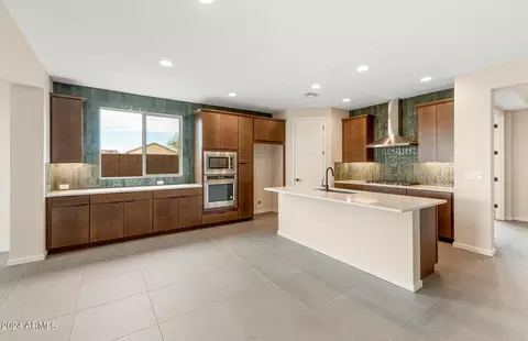 5935 E Abraham Ln, Phoenix, AZ 85054 photo 9