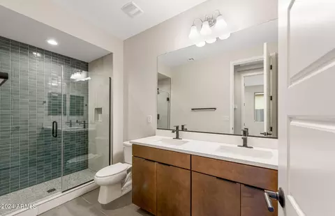 5935 E Abraham Ln, Phoenix, AZ 85054 photo 20