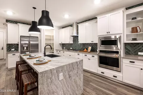 1462 E Rakestraw Ln, Gilbert, AZ 85298 photo 2