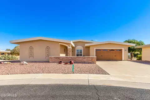 17033 N Joshua Tree Ct, Sun City, AZ 85373
