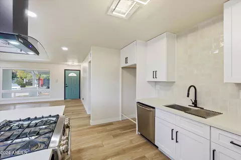 9233 N 17th Dr, Phoenix, AZ 85021 photo 8