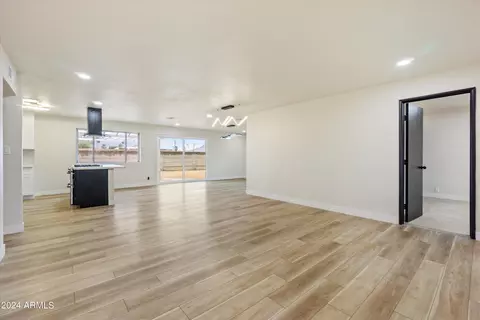 9233 N 17th Dr, Phoenix, AZ 85021 photo 10