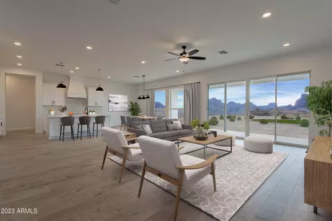 10028 E Fenimore Rd, Mesa, AZ 85207 photo 2