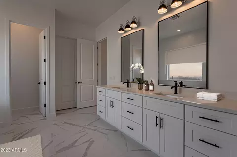 10028 E Fenimore Rd, Mesa, AZ 85207 photo 8