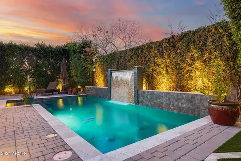 3106 E Cat Balue Dr, Phoenix, AZ 85050