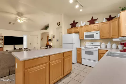 4505 E Windsong Dr, Phoenix, AZ 85048 photo 12