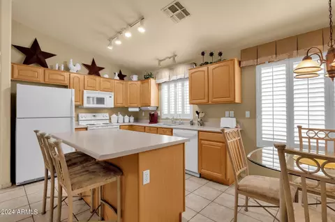 4505 E Windsong Dr, Phoenix, AZ 85048 photo 2