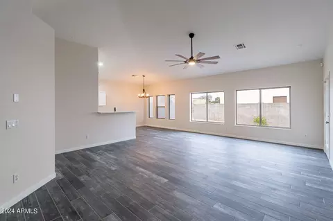 5622 S 26th Pl, Phoenix, AZ 85040 photo 2