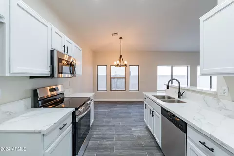 5622 S 26th Pl, Phoenix, AZ 85040 photo 7