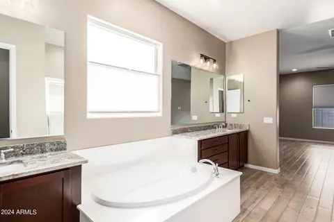 Bath - 4644 S Pluto --, Mesa, AZ 85212 photo 1 of 4