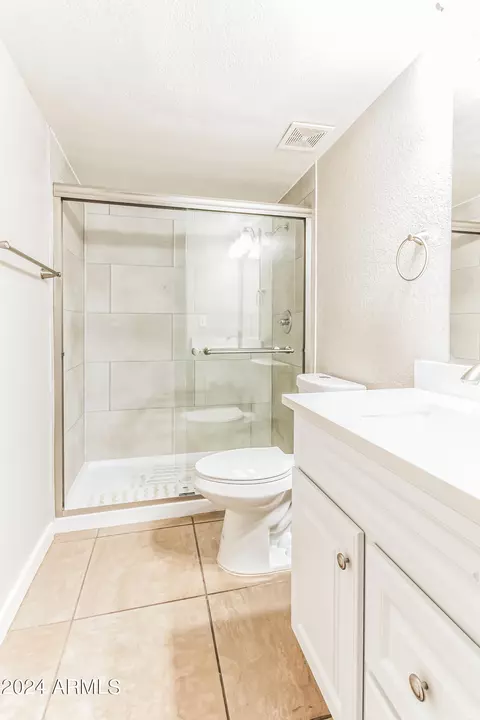 Bath - 6865 N De Chelly Loop, Tucson, AZ 85741 photo 5 of 7