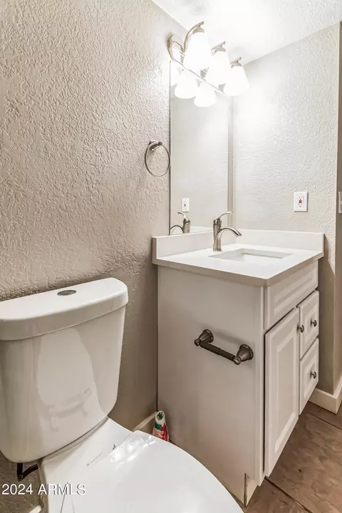 Bath - 6865 N De Chelly Loop, Tucson, AZ 85741 photo 6 of 7