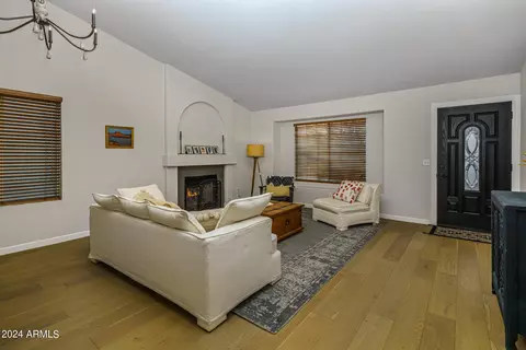 Living - 2006 E Sharon Dr, Phoenix, AZ 85022 photo 2 of 5