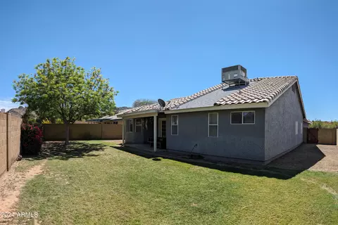 Exterior - 2006 E Sharon Dr, Phoenix, AZ 85022 photo 4 of 6