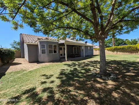 Exterior - 2006 E Sharon Dr, Phoenix, AZ 85022 photo 5 of 6