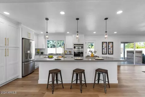5300 S Hazelton Ln, Tempe, AZ 85283