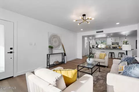 5300 S Hazelton Ln, Tempe, AZ 85283 photo 5