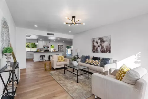 5300 S Hazelton Ln, Tempe, AZ 85283 photo 4