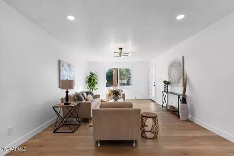 5300 S Hazelton Ln, Tempe, AZ 85283 photo 6