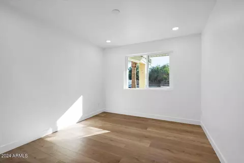 5300 S Hazelton Ln, Tempe, AZ 85283 photo 17
