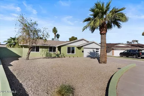 5300 S Hazelton Ln, Tempe, AZ 85283 photo 3