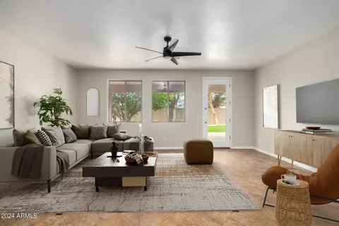 734 E Kingbird Dr, Gilbert, AZ 85297