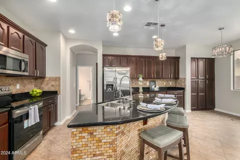 Kitchen - 734 E Kingbird Dr, Gilbert, AZ 85297 photo 4 of 5