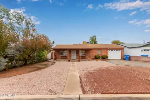 2922 E Cheery Lynn Rd, Phoenix, AZ 85016