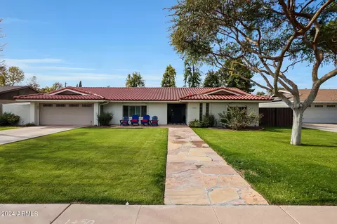 Exterior - 7050 N 11th Ave, Phoenix, AZ 85021 photo 4 of 13