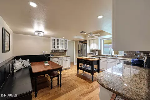 Kitchen - 7050 N 11th Ave, Phoenix, AZ 85021 photo 4 of 6