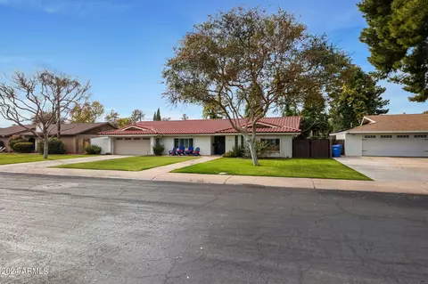Exterior - 7050 N 11th Ave, Phoenix, AZ 85021 photo 13 of 13