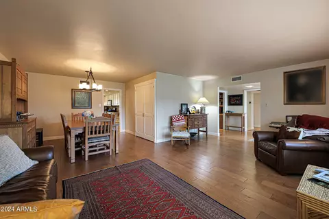 Living - 7050 N 11th Ave, Phoenix, AZ 85021 photo 3 of 4