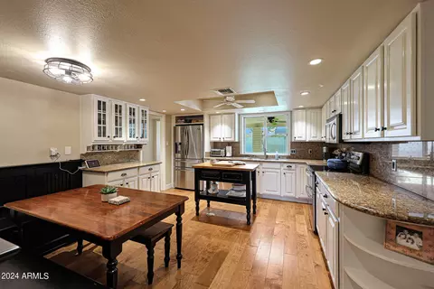 Kitchen - 7050 N 11th Ave, Phoenix, AZ 85021 photo 2 of 6