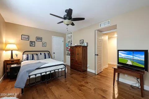 Bedroom - 7050 N 11th Ave, Phoenix, AZ 85021 photo 5 of 6