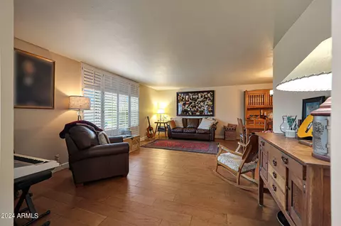 Living - 7050 N 11th Ave, Phoenix, AZ 85021 photo 2 of 4