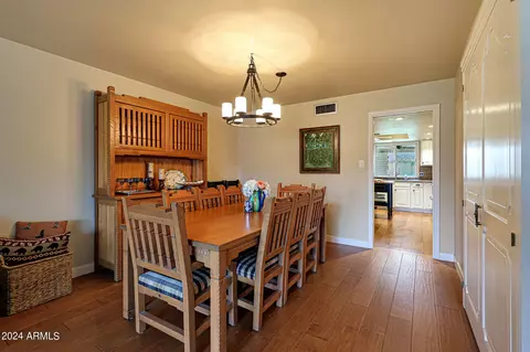 Dining - 7050 N 11th Ave, Phoenix, AZ 85021 photo 1 of 1