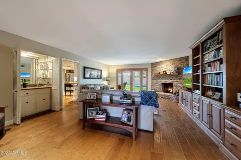 Kitchen - 7050 N 11th Ave, Phoenix, AZ 85021 photo 1 of 6