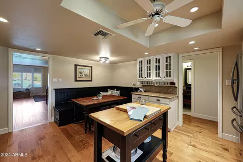 Kitchen - 7050 N 11th Ave, Phoenix, AZ 85021 photo 3 of 6