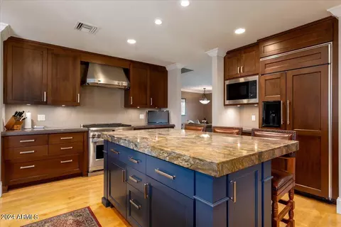 4131 N 51st Pl, Phoenix, AZ 85018 photo 8