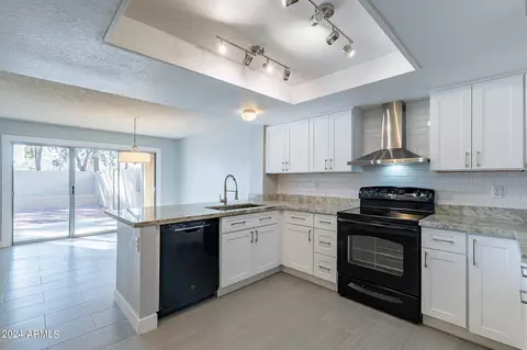 1243 W Manor St, Chandler, AZ 85224