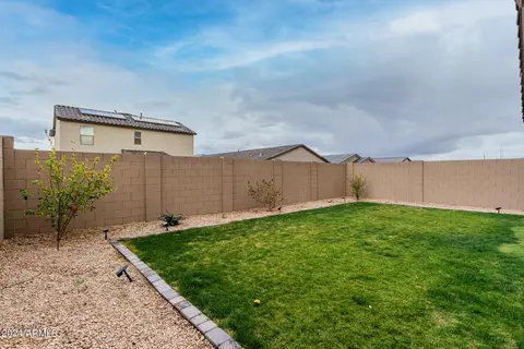 5737 W Odeum Ln, Phoenix, AZ 85043 photo 32
