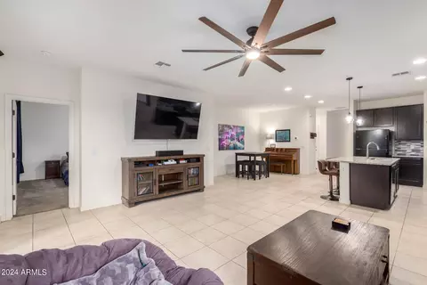 5737 W Odeum Ln, Phoenix, AZ 85043 photo 8