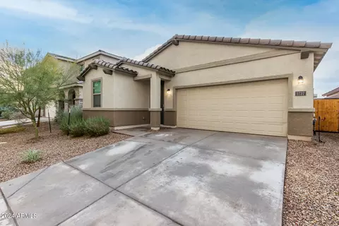 5737 W Odeum Ln, Phoenix, AZ 85043 photo 2
