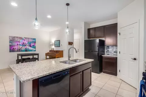 5737 W Odeum Ln, Phoenix, AZ 85043 photo 14