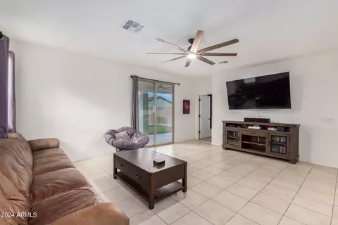 5737 W Odeum Ln, Phoenix, AZ 85043 photo 7