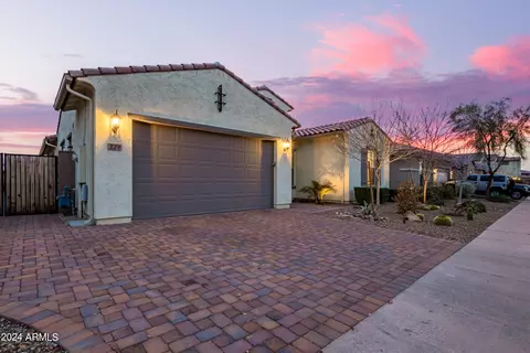 229 E Balao Dr, Phoenix, AZ 85085 photo 2