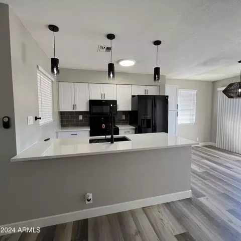 409 W Pontiac Dr #8, Phoenix, AZ 85027