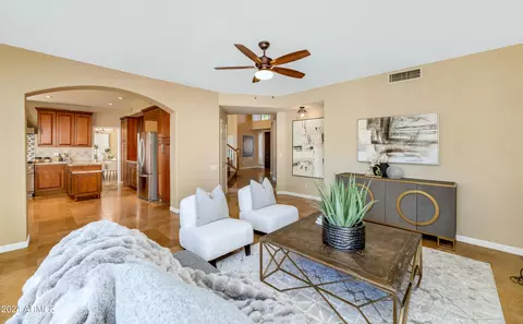 Living - 2538 E Desert Willow Dr, Phoenix, AZ 85048 photo 4 of 8